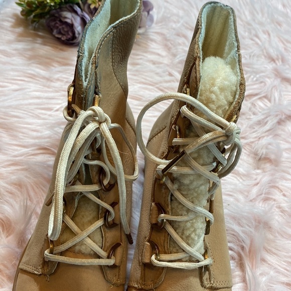 Sorel Phoenix Short Lace Luxe Shearling Fur Booties sz 8 - Picture 7 of 11